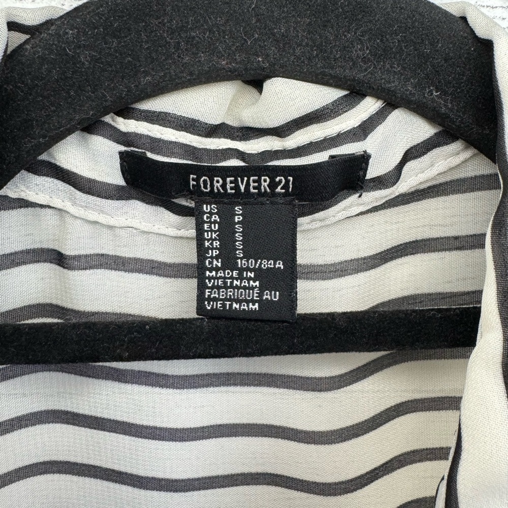 Forever 21 Sleeveless Button Down Sheer Blouse | SIZE S - Picture 6 of 7